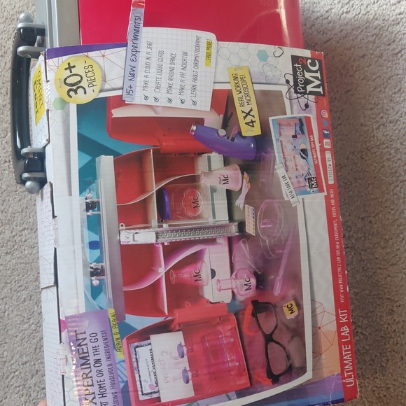 New Project Mc2 Ultimate Lab Kit with 15+ Experiments - Picture 4 of 9